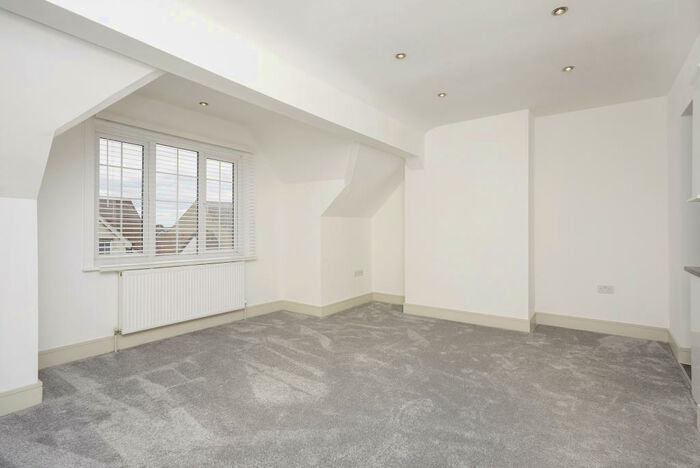 2 Bedroom Apartment To Rent In Church Street, Weybridge, KT13