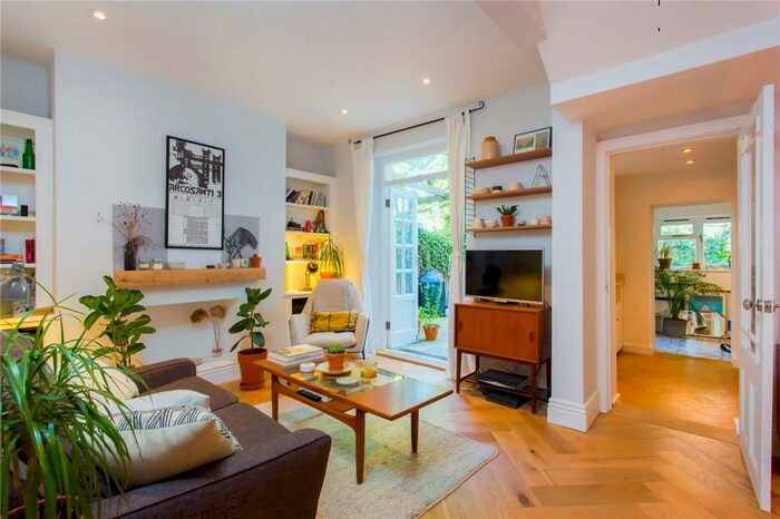 1 Bedroom Apartment To Rent In Rockmount Road, London, SE19