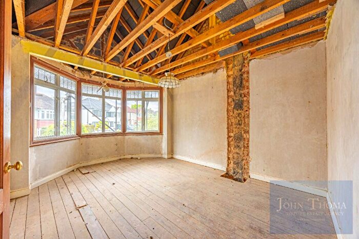3 Bedroom Semi-Detached House For Sale In Whitehall Close, Chigwell, Essex, IG7
