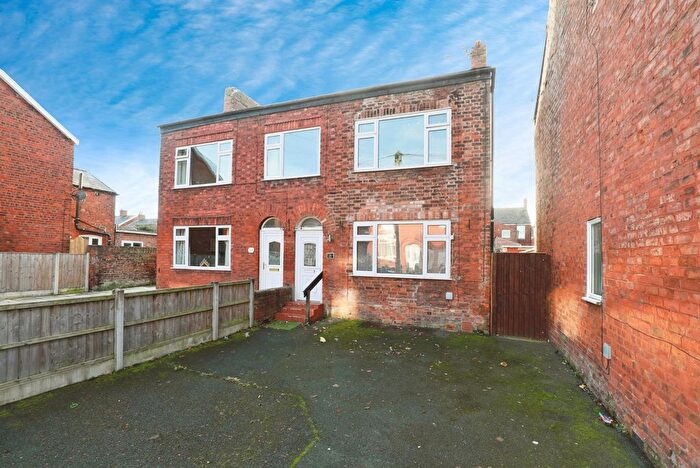 2 Bedroom Semi-Detached House For Sale In School Road, Winsford, Cheshire, CW7
