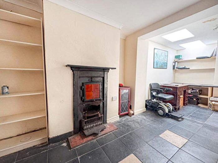 2 Bedroom Cottage For Sale In Hanbury Road, Stoke Heath, Bromsgrove, Worcestershire, B60