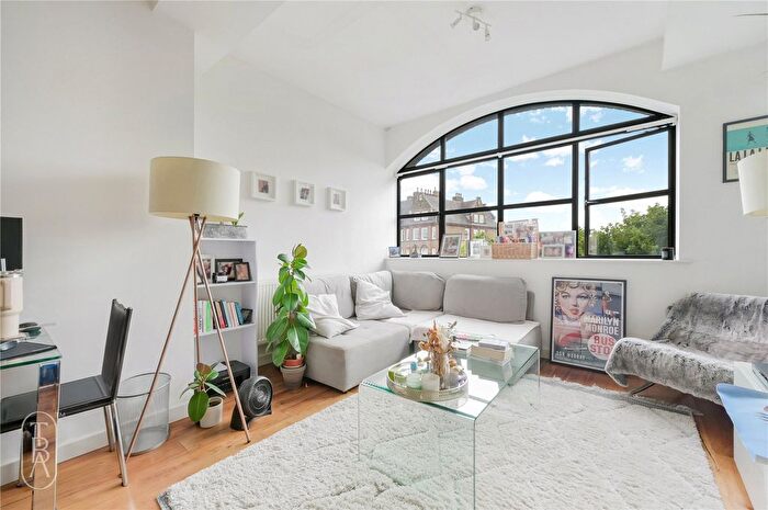 1 Bedroom Flat To Rent In Elmore Street, London, N1