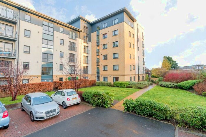 2 Bedroom Flat To Rent In / Broughton Road, Edinburgh, EH7