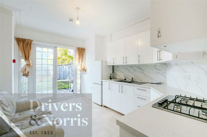 4 Bedroom Terraced House To Rent In Boreham Road, Turnpike Lane, London, N22