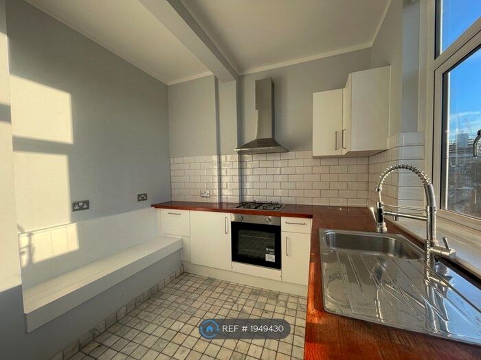 2 Bedroom Flat To Rent In West Kensington, London, W14