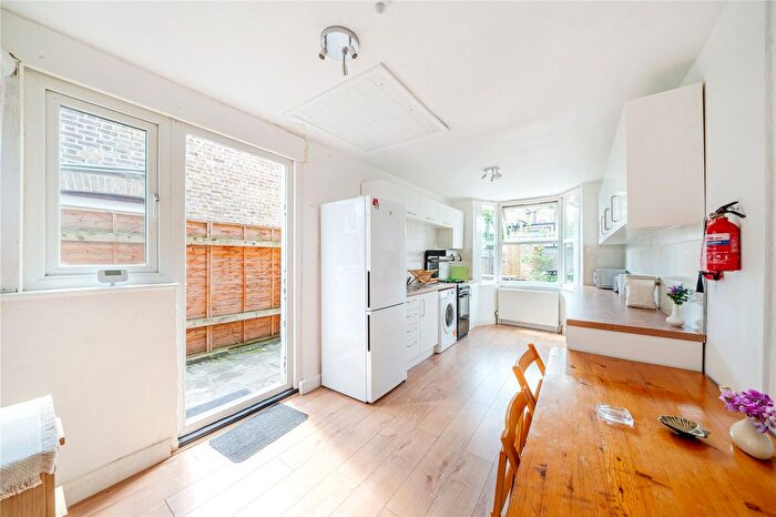 4 Bedroom Terraced House To Rent In Glenwood Road, Harringay, London, N15