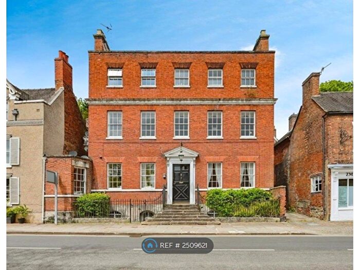 3 Bedroom Flat To Rent In The Ivies, Ashbourne, DE6