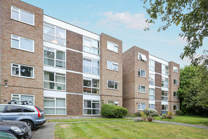 1 Bedroom Flat To Rent In Copers Cope Road, Beckenham, BR3