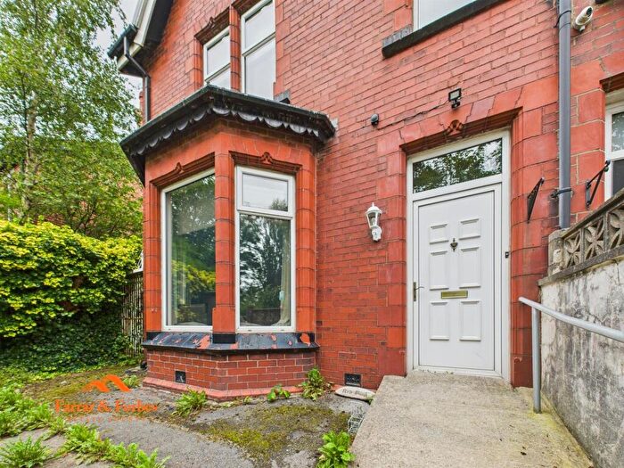 4 Bedroom Semi-Detached House For Sale In Favordale Road, Colne, BB8