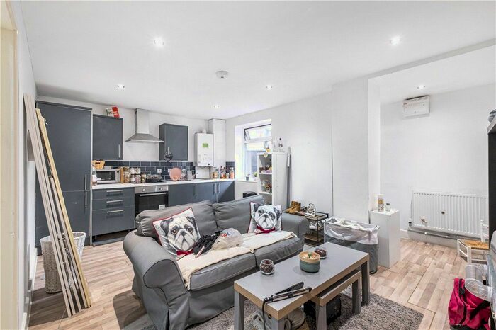 1 Bedroom Flat To Rent In Foxley Lane, Purley, CR8