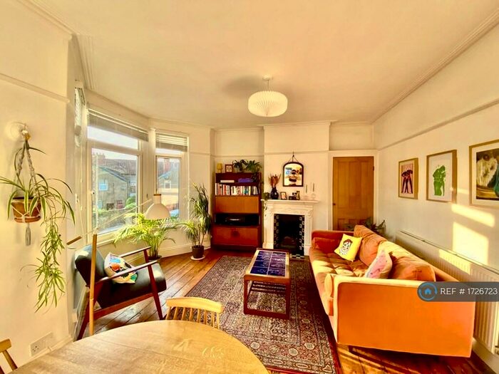 2 Bedroom Flat To Rent In Moorland Rd, Cardiff, CF24