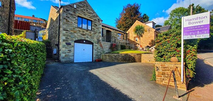 2 Bedroom Detached House To Rent In Bradford Road, Northowram, Halifax, HX3