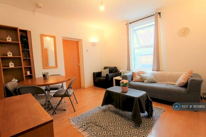 5 Bedroom Flat To Rent In Addington Road, Reading, RG1