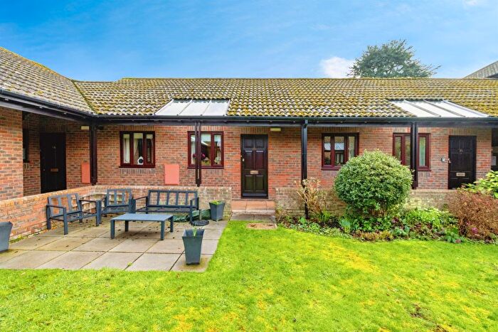 1 Bedroom Bungalow For Sale In Middlebridge Street, Romsey, SO51