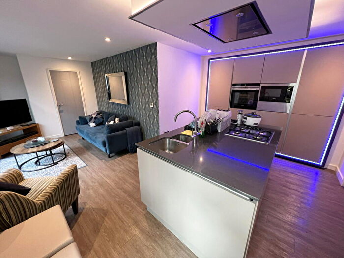2 Bedroom Apartment For Sale In St James Court, Stratford Road, Shirley, B90