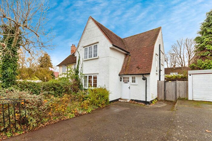 3 Bedroom Semi-Detached House For Sale In Campers Avenue, Letchworth Garden City, SG6