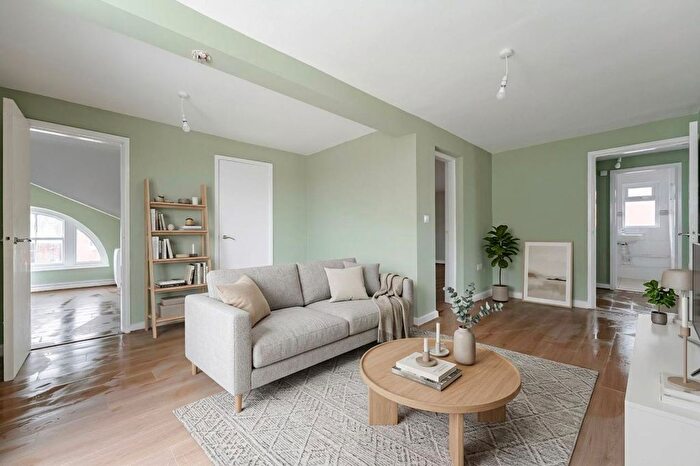 2 Bedroom Flat To Rent In Market Place, Dereham, NR19