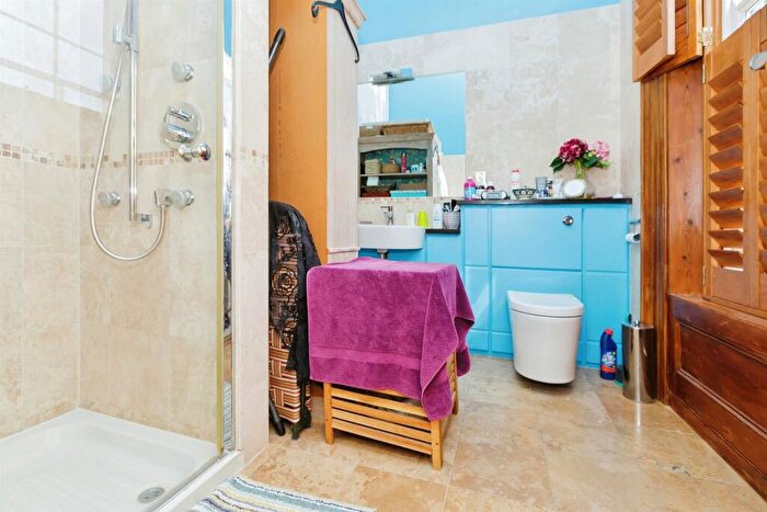 2 Bedroom Flat For Sale In Edith Murphy Close, Birstall, Leicester, LE4