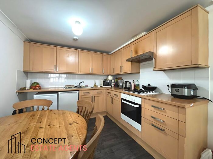 2 Bedroom Flat To Rent In Romberg Road, Tooting Bec, SW17