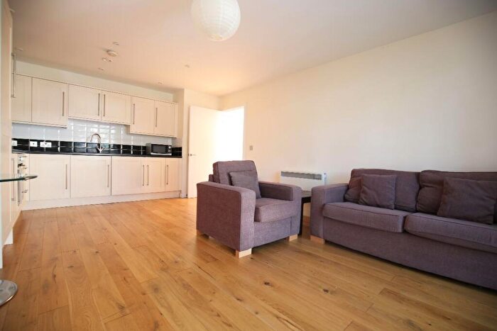 2 Bedroom Flat To Rent In Sussex Way, London, N7