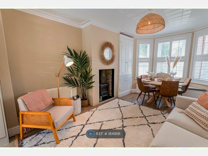 4 Bedroom Semi-Detached House To Rent In Pottery Road, Poole, BH14