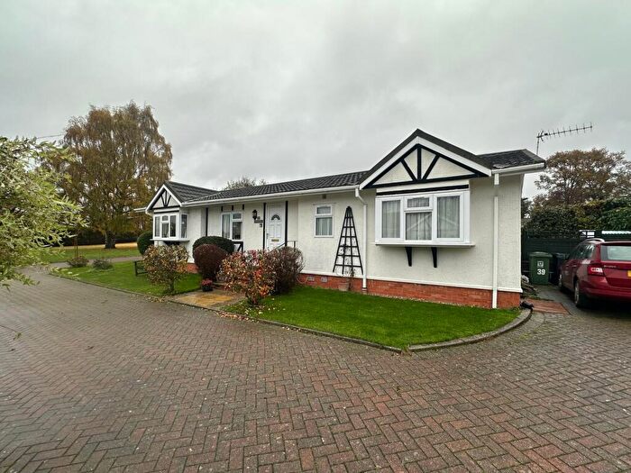 2 Bedroom Park Home For Sale In Flaunden Park, Flaunden, HP3