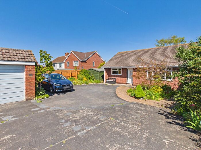 3 Bedroom Detached Bungalow For Sale In Maple Close, Bridgwater, TA7