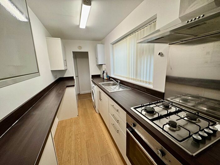 2 Bedroom End Of Terrace House To Rent In Oakland Street, Bobbersmill, NG7