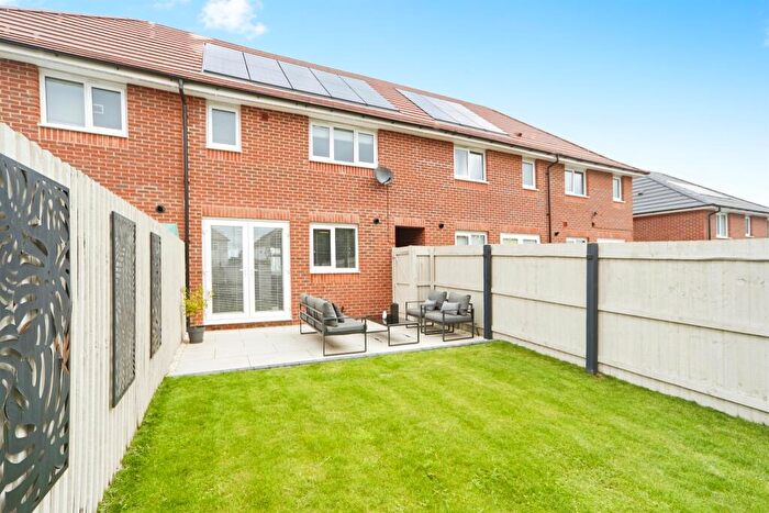 3 Bedroom Terraced House For Sale In Edward Way, Leeds, LS12