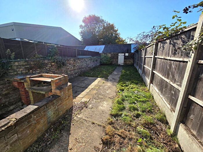 3 Bedroom Terraced House For Sale In Prospect Place, Biggleswade, Bedfordshire, SG18