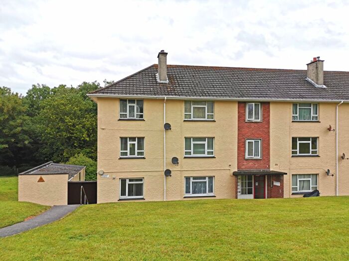 2 Bedroom Flat To Rent In Warburton Gardens, Plymouth, PL5