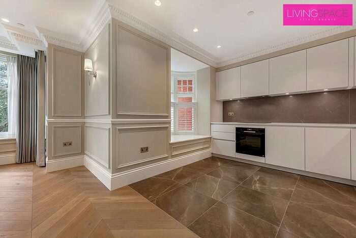 2 Bedroom Flat To Rent In Drury Road, Hadley Wood, EN5