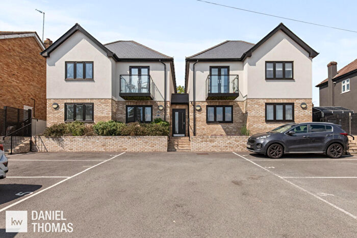 1 Bedroom Apartment For Sale In Farm Hill Road, Waltham Abbey, EN9