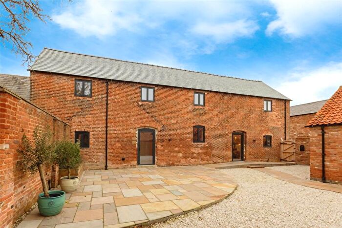 4 Bedroom Barn Conversion For Sale In Storys Yard, Kneeton, Nottingham, Nottinghamshire, NG13