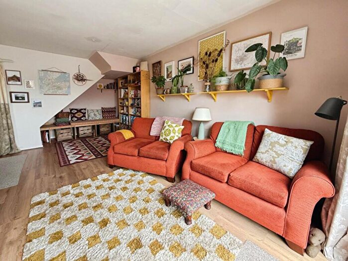 3 Bedroom Mews For Sale In Roan Mews, Macclesfield, SK11