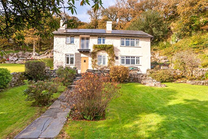 3 Bedroom Detached House For Sale In Penrhyndeudraeth, Gwynedd, LL48