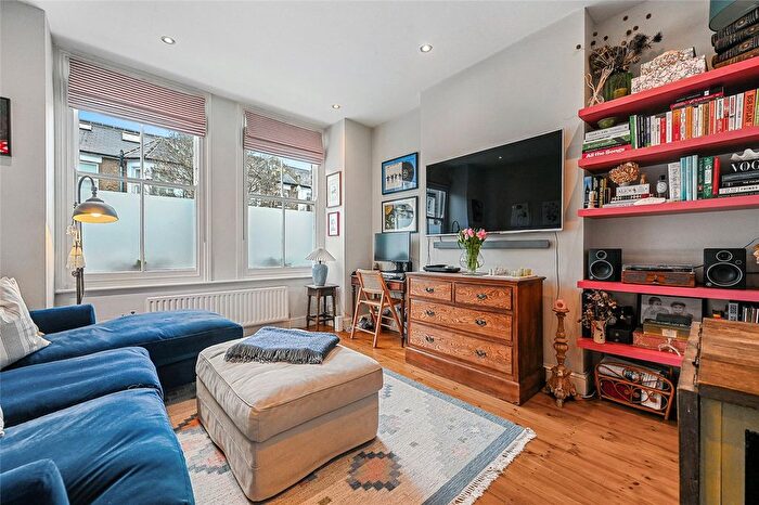 1 Bedroom Flat For Sale In Tunis Road, London, W12