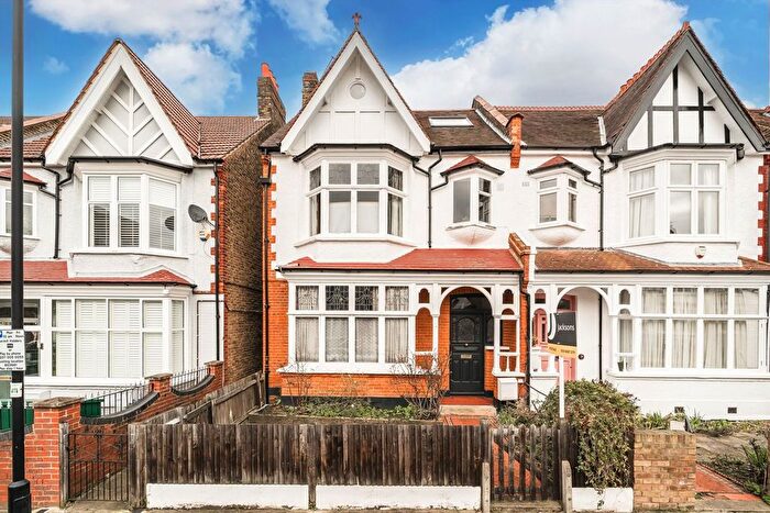 4 Bedroom Flat For Sale In Wavertree Road, Streatham, SW2