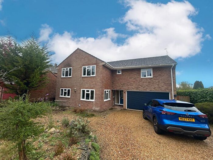 4 Bedroom Detached House For Sale In The Copse, Alderbury, Salisbury, SP5
