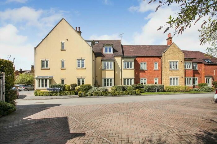2 Bedroom Apartment For Sale In Station Road, Moreton-in-Marsh, Gloucestershire., GL56