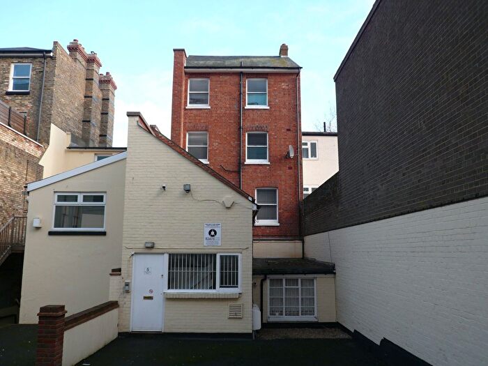 1 Bedroom Flat To Rent In Gloucester Place, Folkestone, CT20