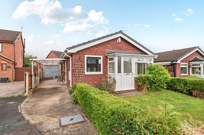 2 Bedroom Bungalow For Sale In Oak Avenue, Penley., LL13