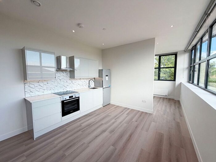 1 Bedroom Flat To Rent In Frayswater Place, Waterwood House, UB8