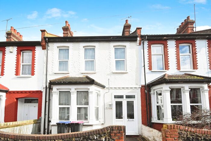 3 Bedroom Terraced House For Sale In Glenwood Avenue, Westcliff-On-Sea, Essex, SS0