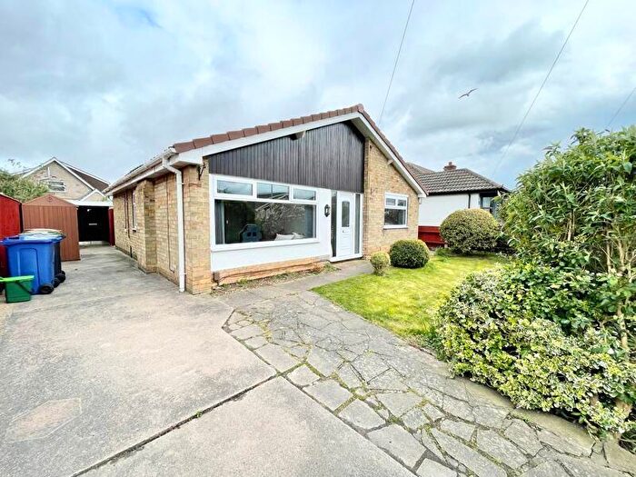 3 Bedroom Chalet To Rent In Station Crescent, Ashford, TW15