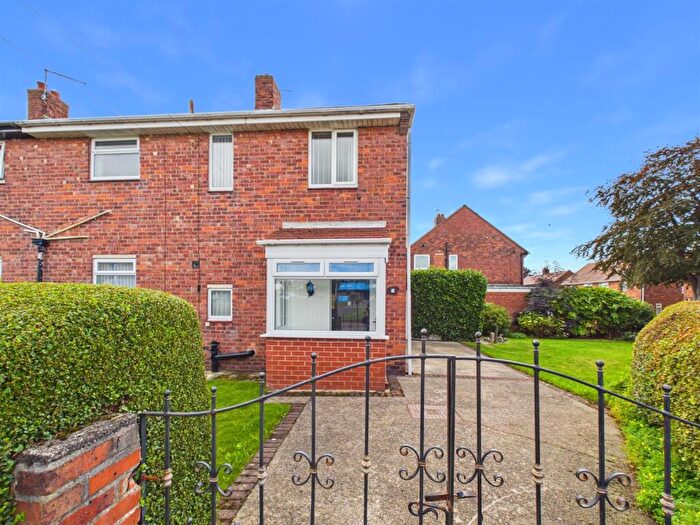 3 Bedroom Semi Detached House For Sale In Alnwick Avenue, North Shields, NE29