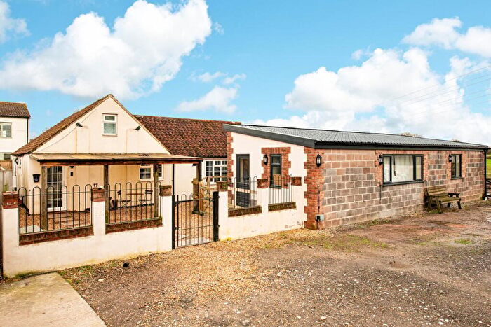 4 Bedroom Detached House For Sale In Hoopers Pool, Southwick, BA14