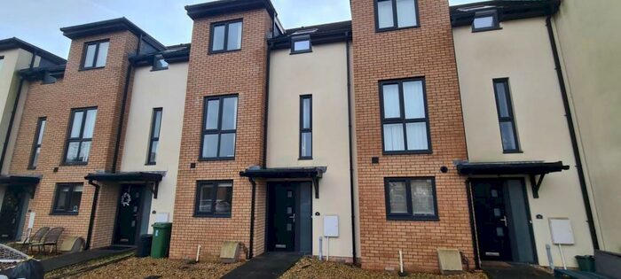 3 Bedroom Town House To Rent In Ty Uchaf, Penarth, CF64