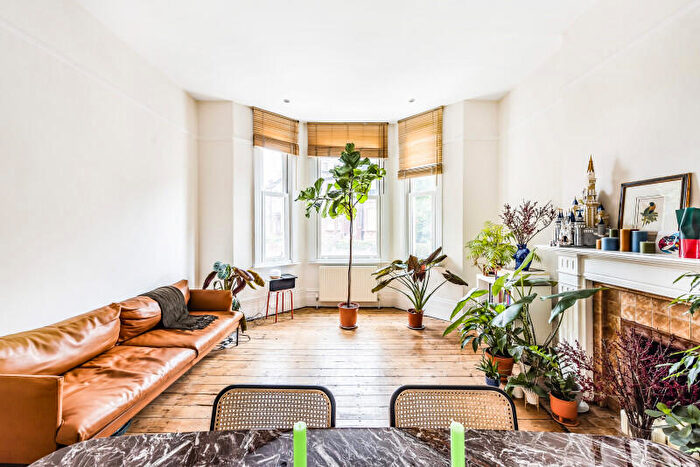 1 Bedroom Flat To Rent In Crossfield Road, Belsize Park, NW3