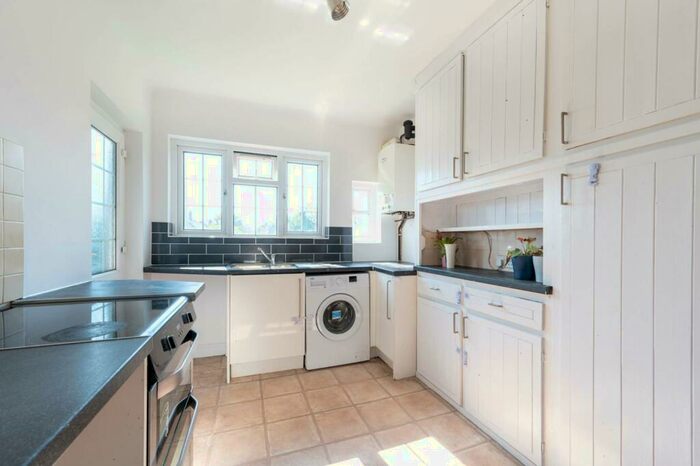2 Bedroom Flat To Rent In Marlborough Hill, Harrow, HA1